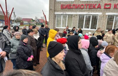 Склонили головы в память о невинных жертвах
