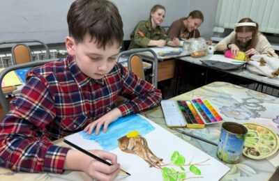 Под руководством Лаврентьевой Марины Викторовны в нашей детской школе искусств учащиеся не просто учатся рисовать, они раскрывают свои индивидуальные таланты в живописи, создавая по-настоящему удивительные работы.
