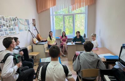В завершении учебного года проходят контрольные уроки на отделениях «Народные инструменты» и «Музыкальный фольклор».