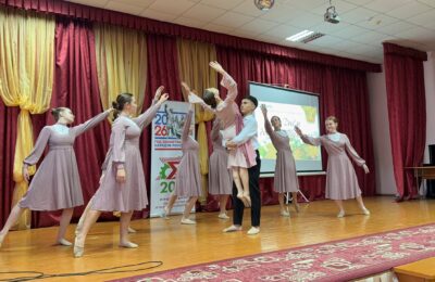 Ученики школы искусств поздравили старшее поколение с Днем добра и уважения на концерте в «Болгарской средней общеобразовательной школе № 2»